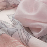 Charger l&#39;image dans la galerie, Écharpe légère en cachemire imprimé Camellia des années 200 pour femmes
