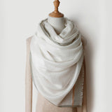 Laden Sie das Bild in den Galerie-Viewer, 200S leichter Schal aus Kaschmir