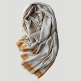 Laden Sie das Bild in den Galerie-Viewer, 200S leichter Schal aus Kaschmir