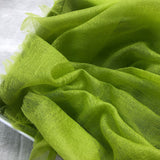 Laden Sie das Bild in den Galerie-Viewer, 300S grüner leichter Schal aus Kaschmir