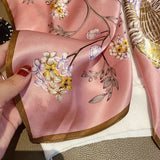 Cargar imagen en el visor de la galería, Pañuelo de cabeza de seda floral 35x35